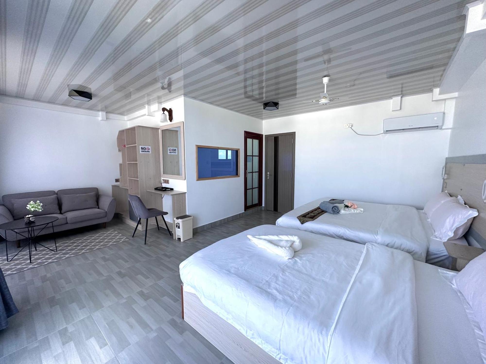 Galaxy Sunrise Sea View Hotell Fulidu Exteriör bild